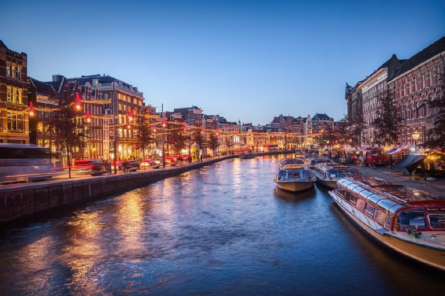 Kanal in Amsterdam.